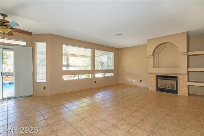 Building Photo - 2121 Whitebirch Ln