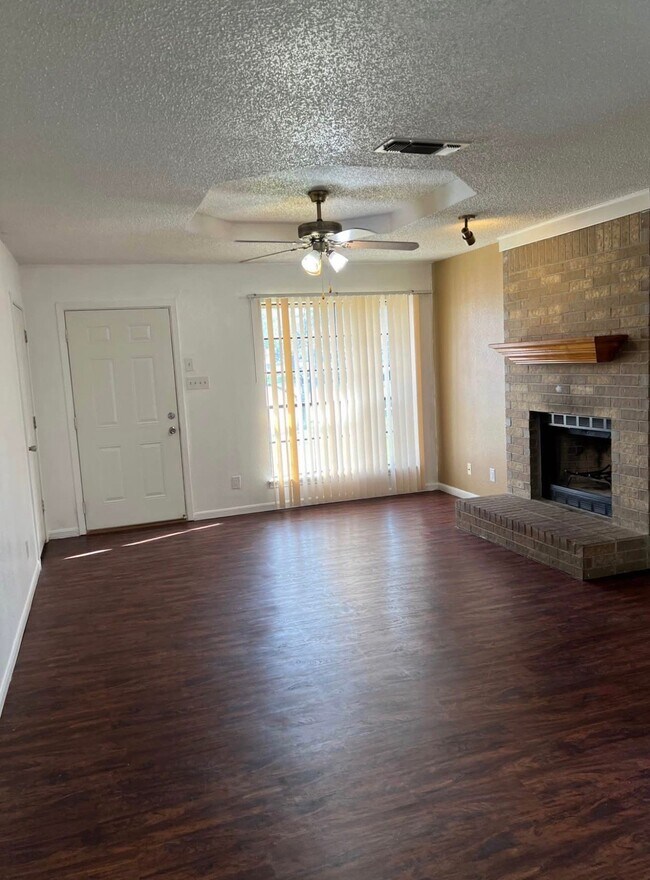 Building Photo - 1706 Copperfield Cir