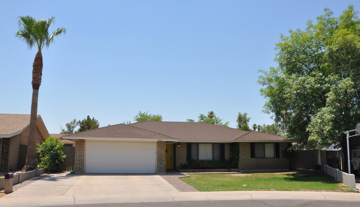 Primary Photo - Remodeled 4 bedroom Tempe home near ASU