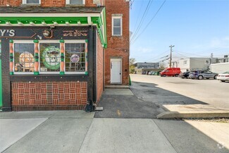 Building Photo - 796 Main St