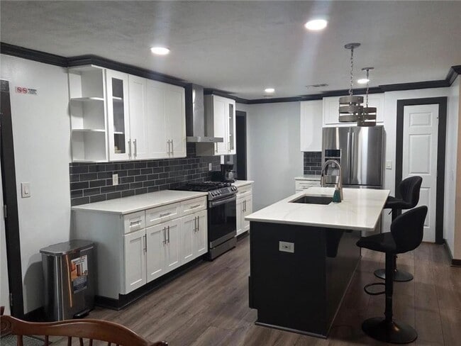 Photo - 6023 Williams Rd House