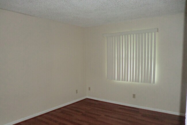 Building Photo - 6980 Woodscape Cir
