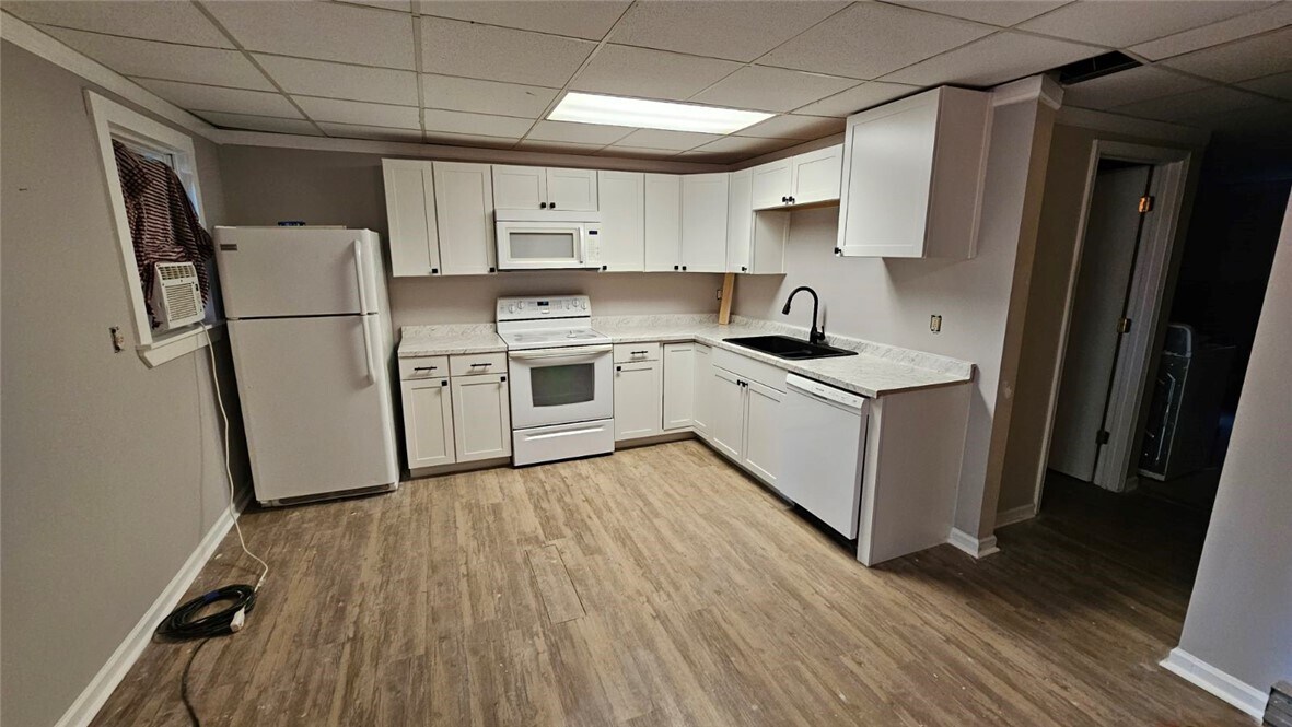 Foto del edificio - 251 N Clemson Ave