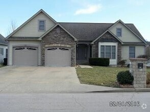 Building Photo - 910 Brookside Ln