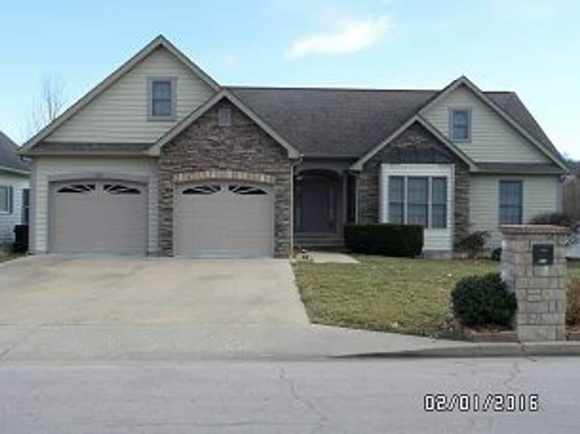 Primary Photo - Available in August!! 3 Bedroom / 2 Bathro...