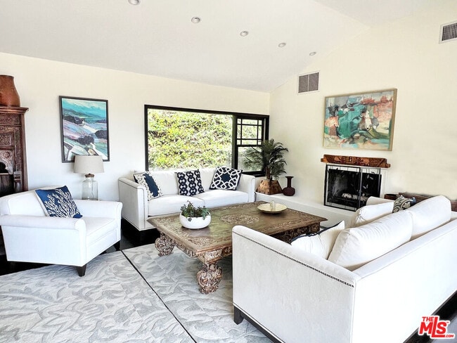 Building Photo - 12751 Mulholland Dr