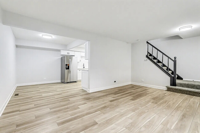 Building Photo - 8 Wildwood Ln