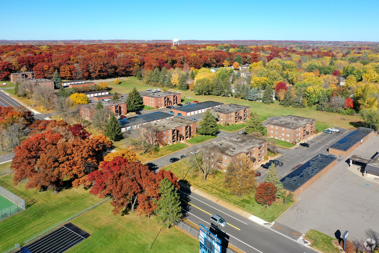 Primary Photo - Hillside Apartments