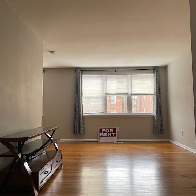 Building Photo - 210 Lockart Terrace