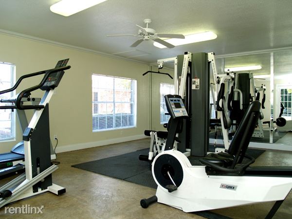 Building Photo - 615 E Wonsley Dr