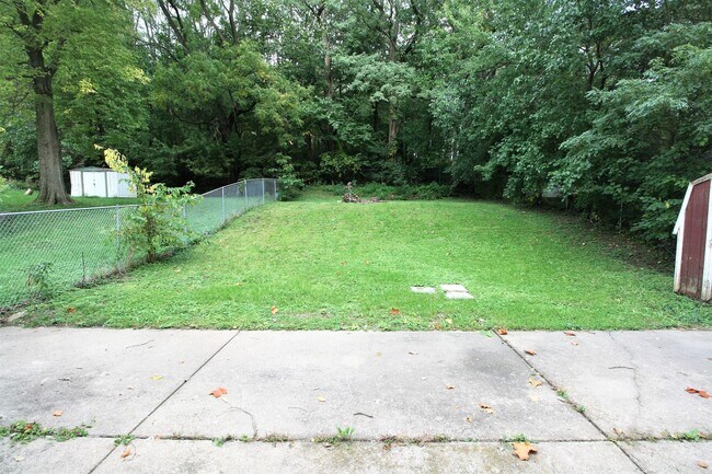 Foto del edificio - 2 BR home in West Davenport