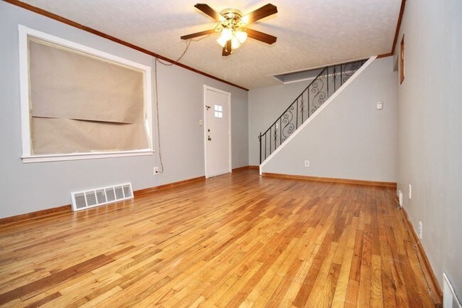 Building Photo - 25321 Briardale Ave