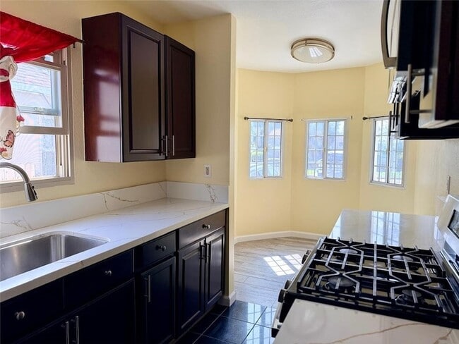 Foto del edificio - 607 W 101st St