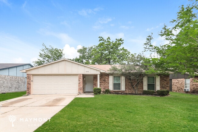 Building Photo - 404 Woodcrest Way