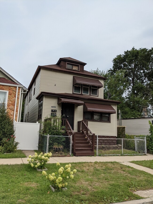 Building Photo - 10655 S Hoxie Ave