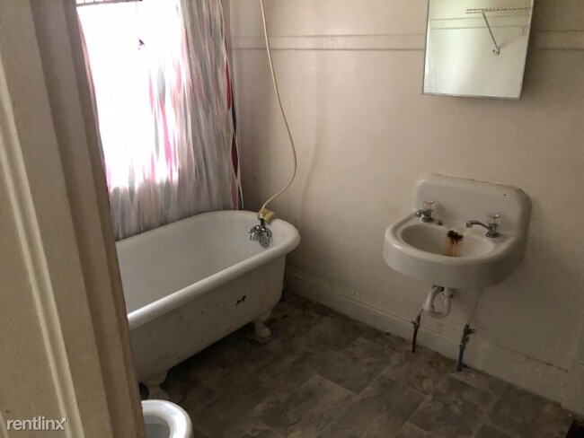Building Photo - 4 br, 2 bath House - 2010 N Prospect Rd A ...