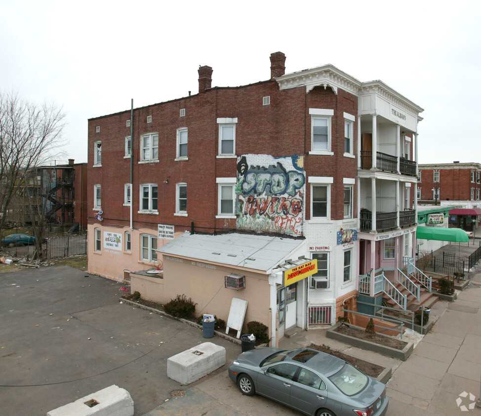 Building Photo - The Albany