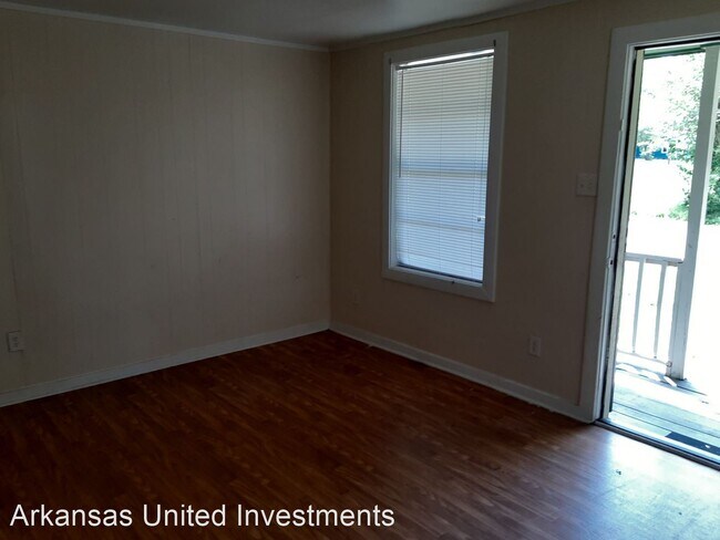 Building Photo - 2 br, 1 bath House - 131 Roosevelt Rd
