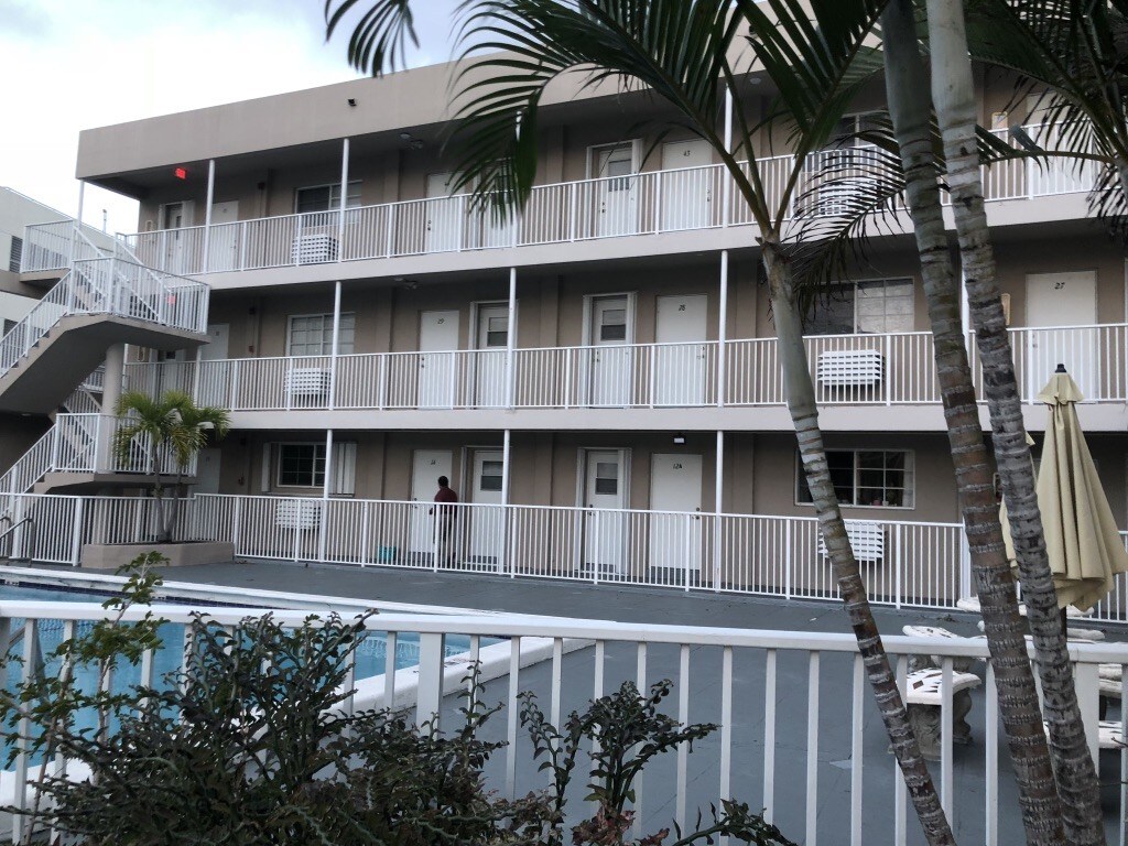 Building - 6580 Santona St