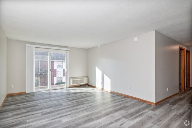 2BR, 1BA - 800SF - Living Room - Arbor Park Apartments