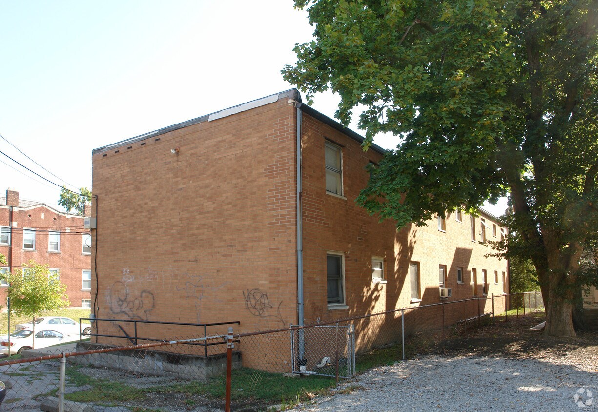Building Photo - 405 Alden Ave