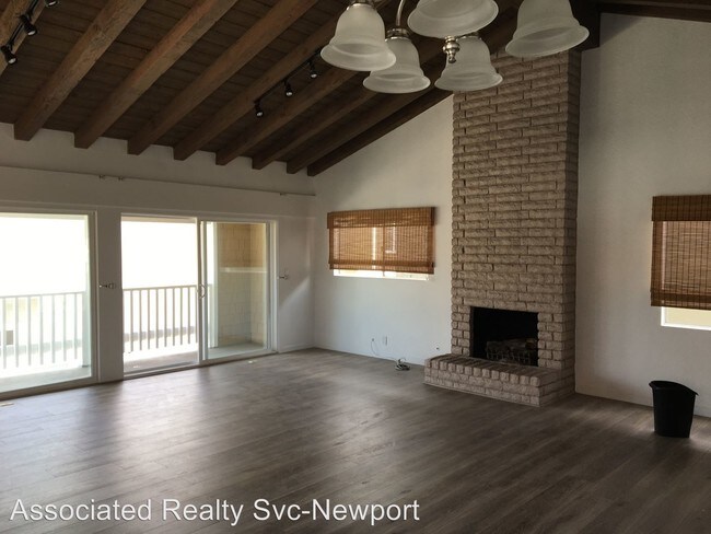 Foto del edificio - 219 E Balboa Blvd