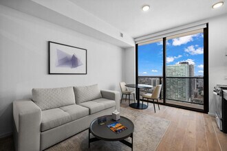 Building Photo - 398 NE 5th St