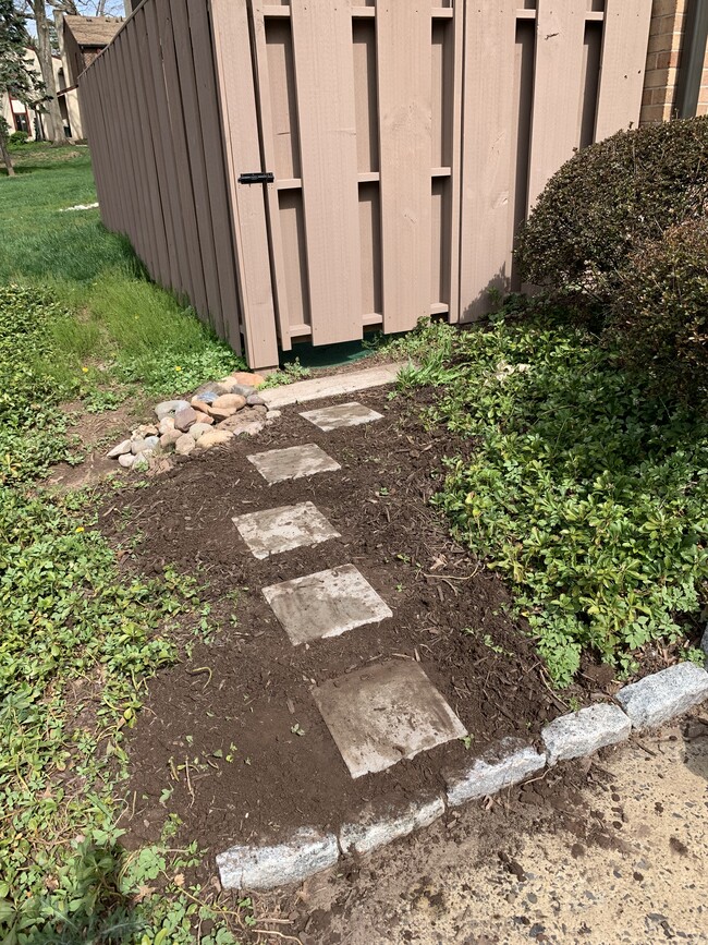 Building Photo - 6 Aspen Way