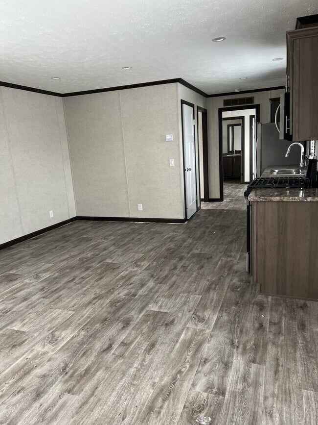 Building Photo - 333 E Lakewood Blvd