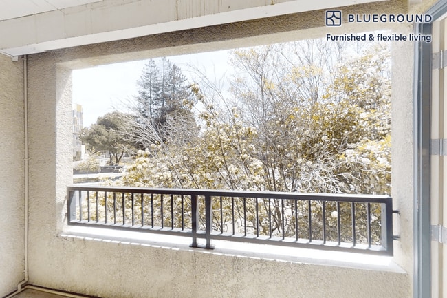 Foto del edificio - 1257 Lakeside Dr