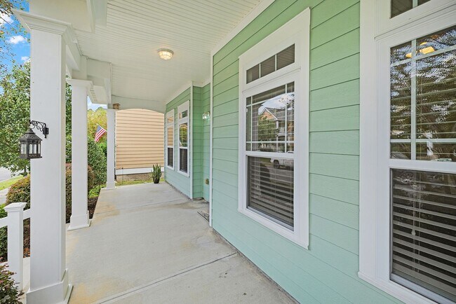 Building Photo - Port Wentworth Cottage