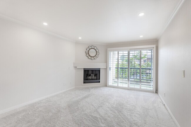 Building Photo - 5545 Canoga Ave