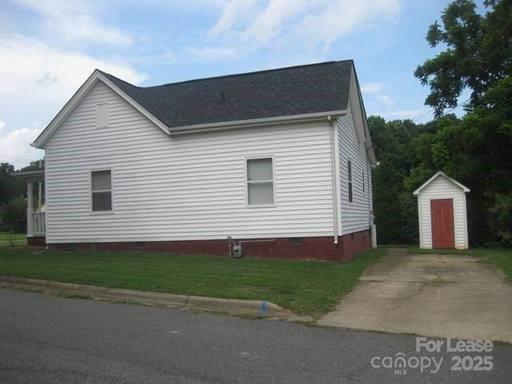 Building Photo - 906 E Catawba St