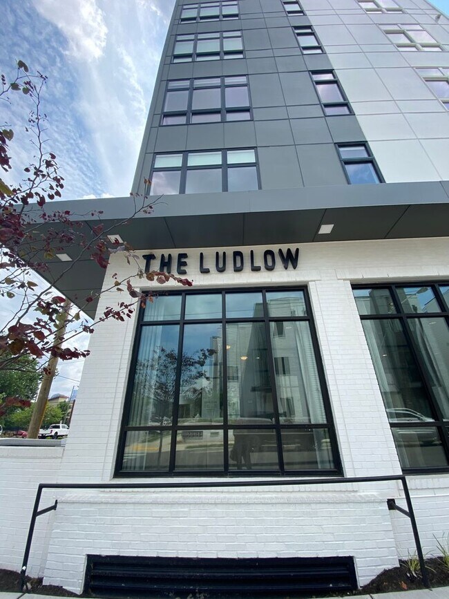 Foto del edificio - Ludlow Studio in Historic Buena Vista!