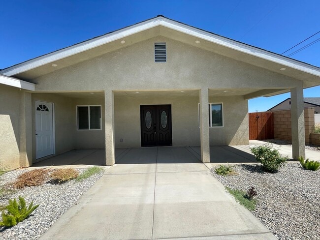Building Photo - Gorgeous New Construction!