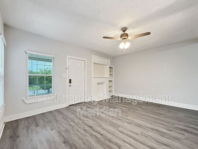 Foto del edificio - 2204 Berwick Ave