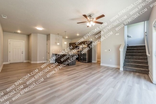 Building Photo - 706 Umbra Pl