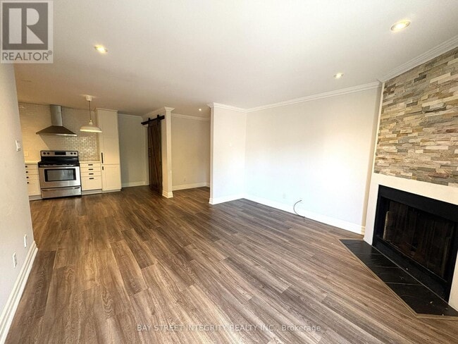 Building Photo - 1498 Pilgrims Way
