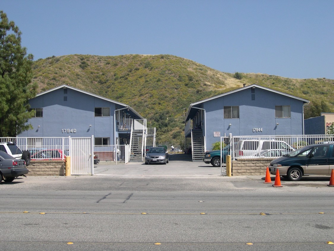 Building Photo - Sierra Apartments