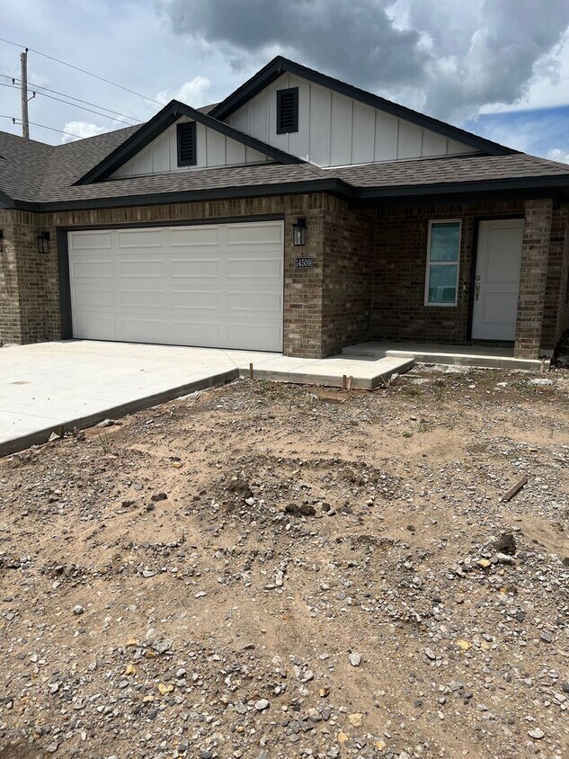 Primary Photo - Brand New Duplex!