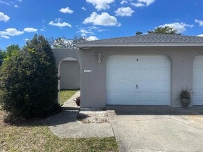 Building Photo - 104 SE 16th Pl