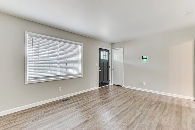 Foto del edificio - 4466 Merlin Dr