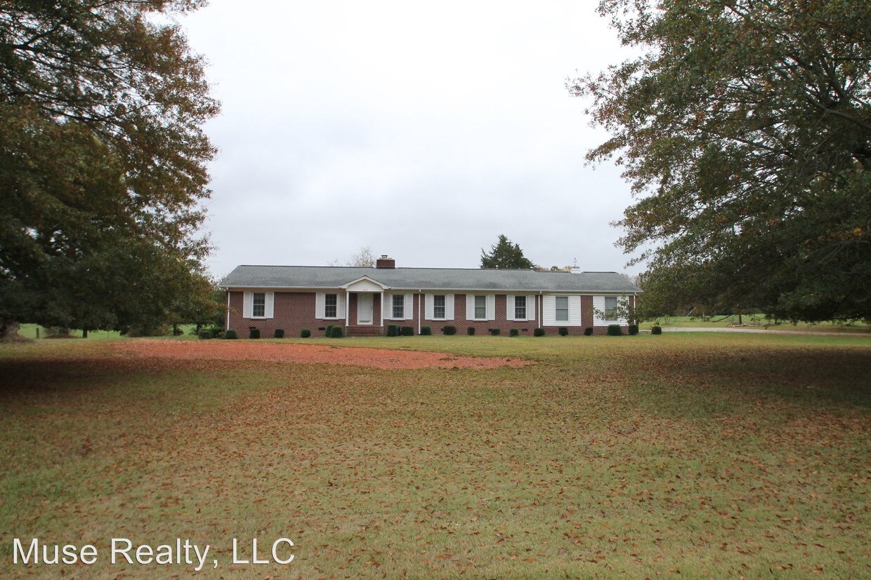 Primary Photo - 3 br, 2 bath House - 2133 Lincoln Road