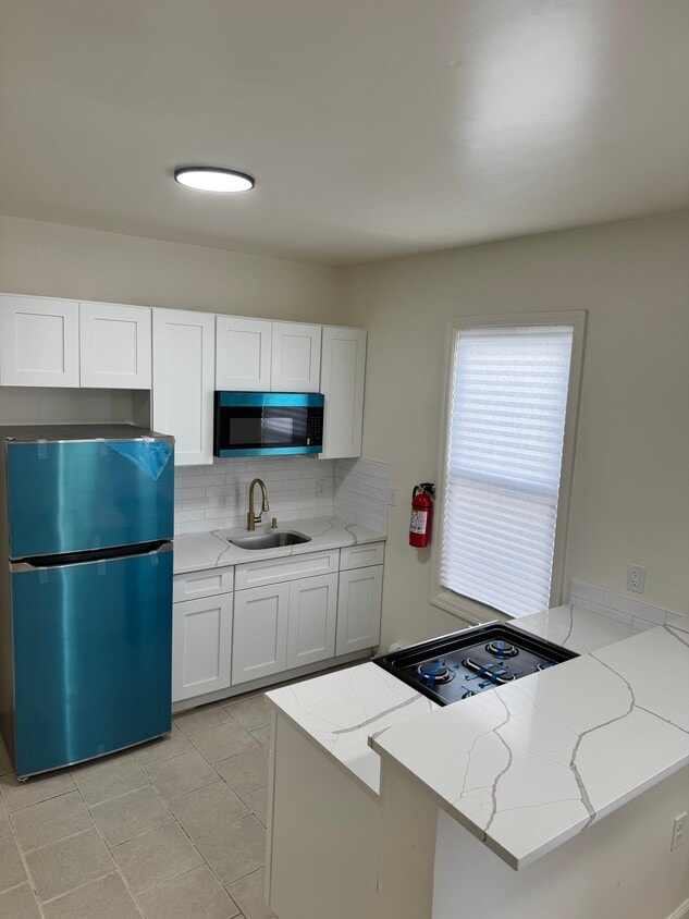 Foto del edificio - 587 Grove St