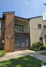 Building Photo - 997 Village Round