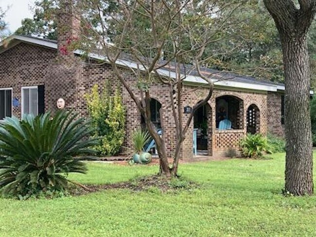 Foto del edificio - ***MOVE-IN SPECIAL*** $500 OFF OF YOUR FIR...