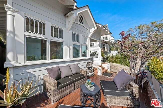 Foto del edificio - 157 Hart Ave