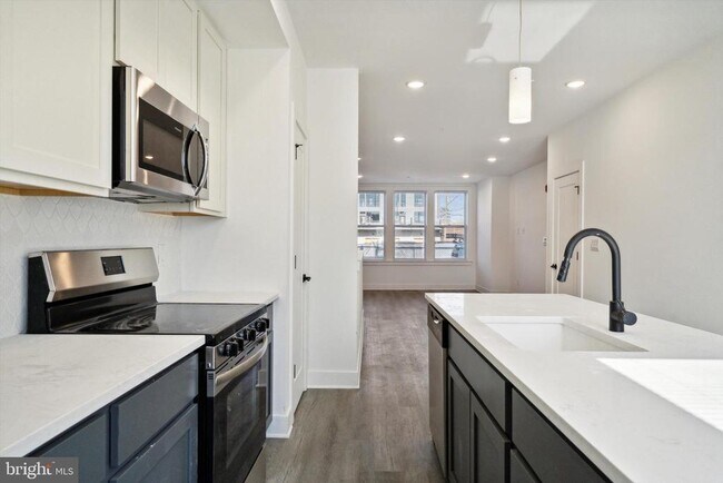 Foto del edificio - 2248 E Somerset St
