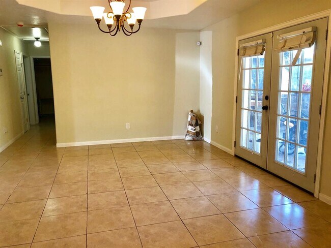 Foto del edificio - 207 Weatherly Way