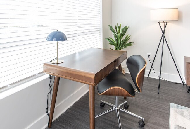 Building Photo - 601 E Pete Rose Wy